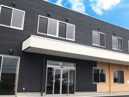 現代的な建物のエントランス