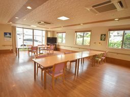 広々とした快適な食堂