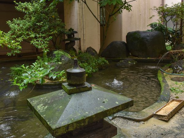 和の雰囲気ある中庭