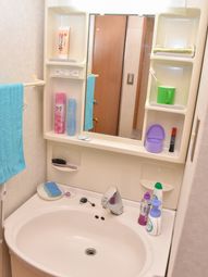 綺麗な洗面台とミラー