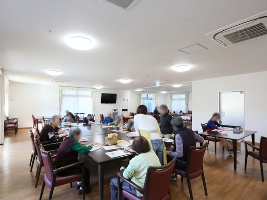 広々とした食堂の様子