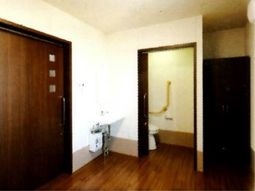 清潔な洗面所とトイレ