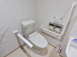 バリアフリーなトイレ設備