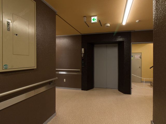 安全なエレベーターホール