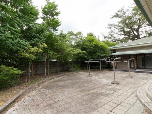 緑豊かな中庭