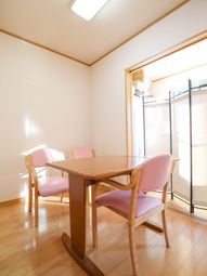 明るい和室の居室