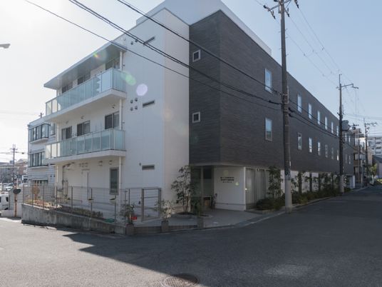 モダンな建物外観