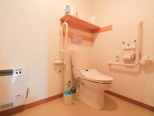 バリアフリーなトイレ設備