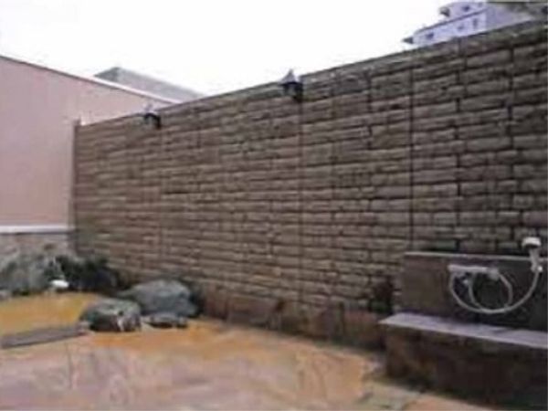 和風の外の空間