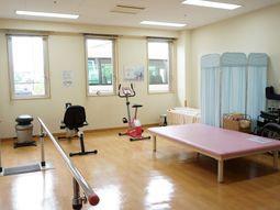 明るい機能訓練室