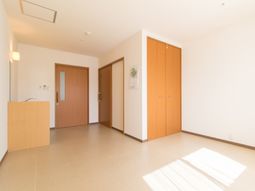 明るい居室の一角