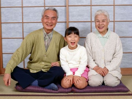 笑顔の三世代和室にて