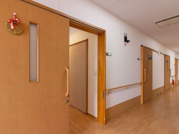 廊下の明るい空間