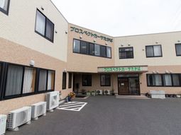 清潔感のある建物のエントランス