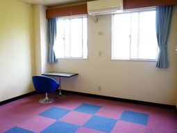 シンプルな居室空間