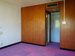 居室入口のシンプルな様子