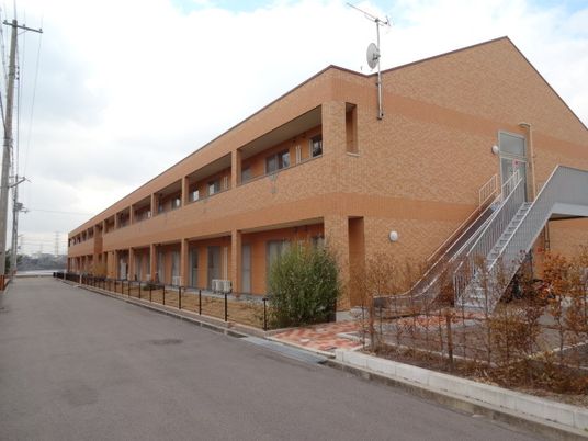 温かみのある建物の外観