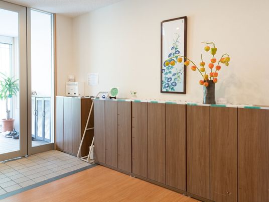 玄関付近の受付カウンター