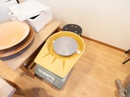 陶芸用の電動ろくろ