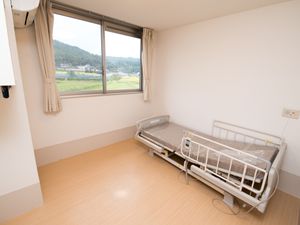 広々とした明るい居室
