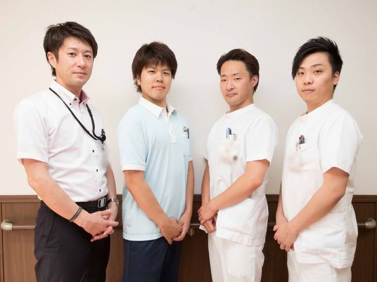 スタッフの集合写真