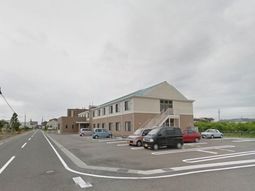 広々した施設の外観