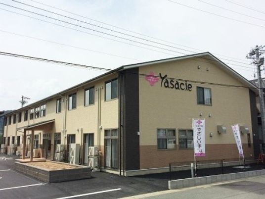 広々した施設外観