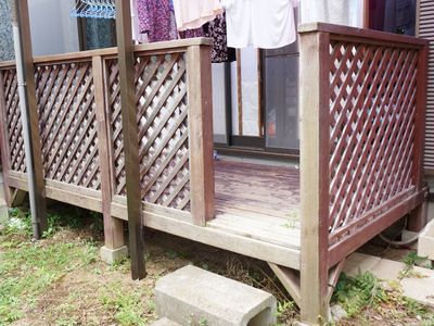 木製バルコニーの一部