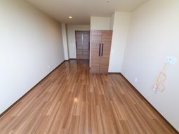明るい居室の空間