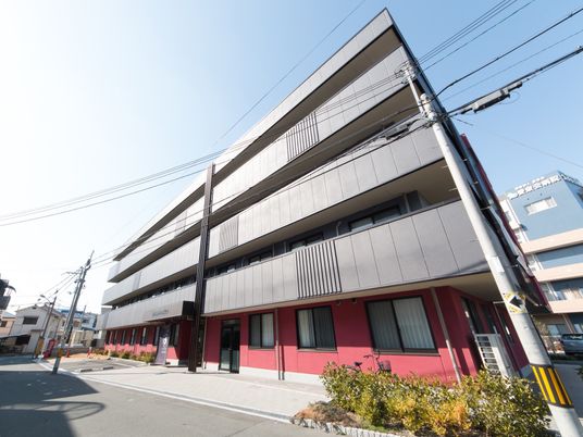 多階層のモダンな外観