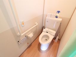 手すり付きトイレ空間