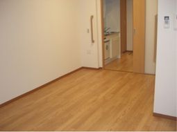 廊下の明るい空間