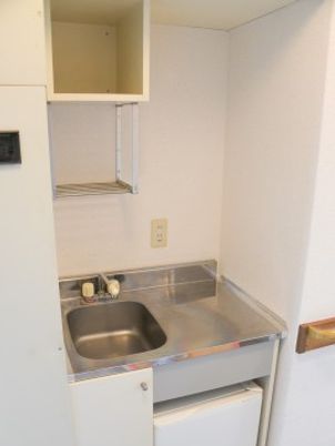 コンパクトなキッチンスペース