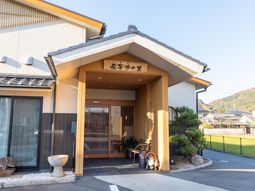 和風建築のエントランス