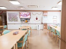 明るい食堂の一角