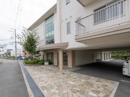清潔感のある施設入り口