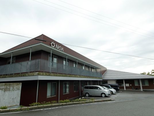 施設の外観の全景