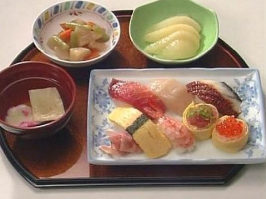和風献立の食事盛り付け