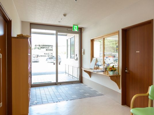 明るく広々としたエントランス