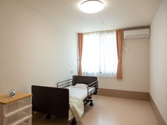 シンプルな個室の居室