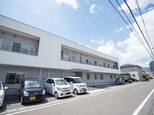 広々とした建物の外観