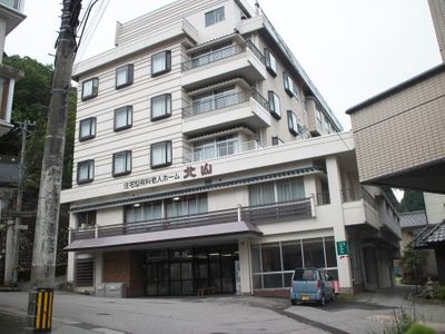 多階層の建物正面
