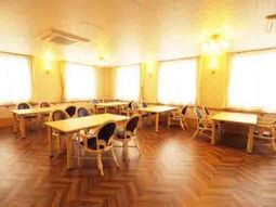 暖かい光のダイニングルーム