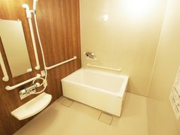 バリアフリーの浴室設備