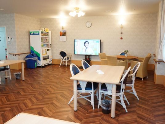 温かみのある休憩室風景