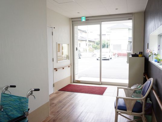 エントランスの開放的な様子