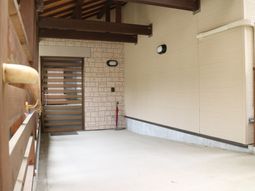 清潔感のあるエントランス