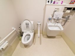 バリアフリーなトイレ設備