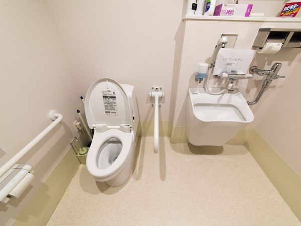 バリアフリーなトイレ設備