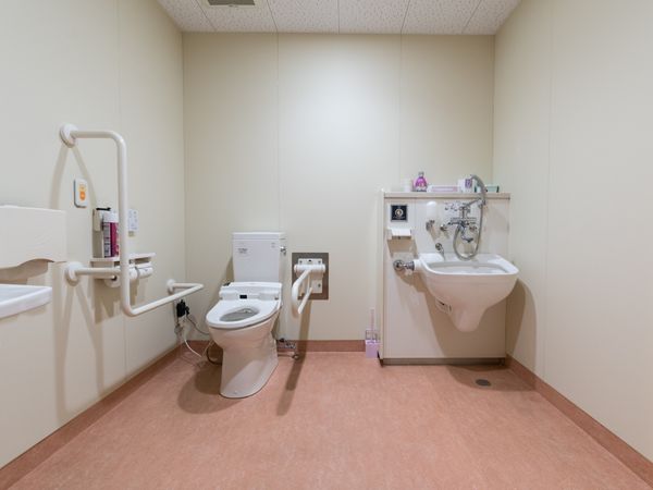 バリアフリーなトイレ設備